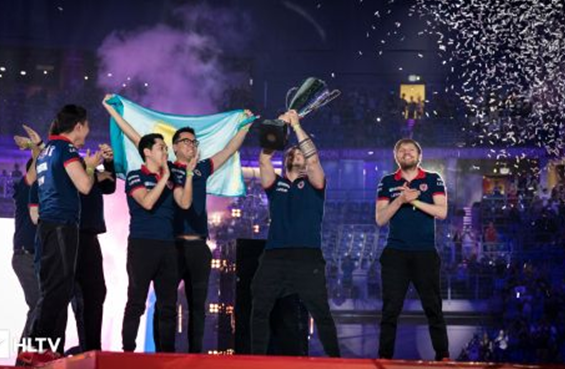 在新老交替 在新老交替