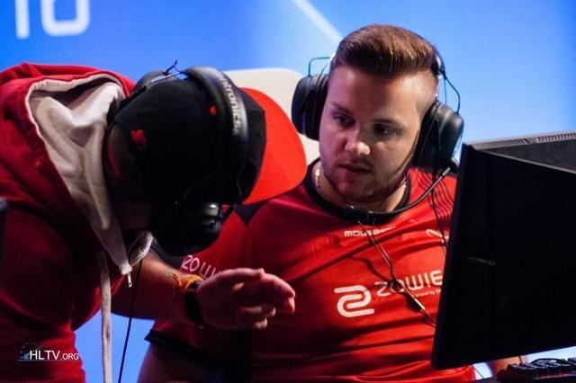 在新老交替 在新老交替