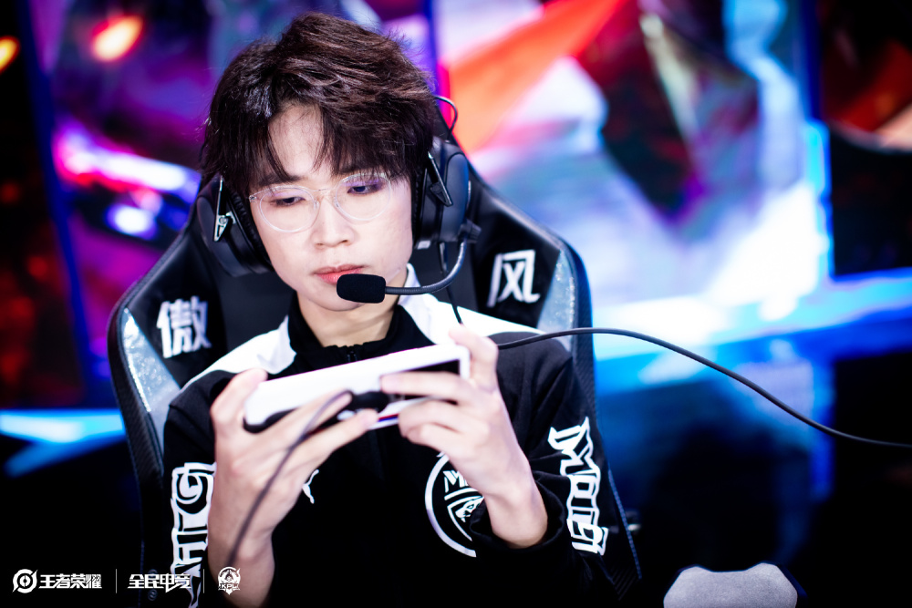 也是詹姆斯 也是詹姆斯